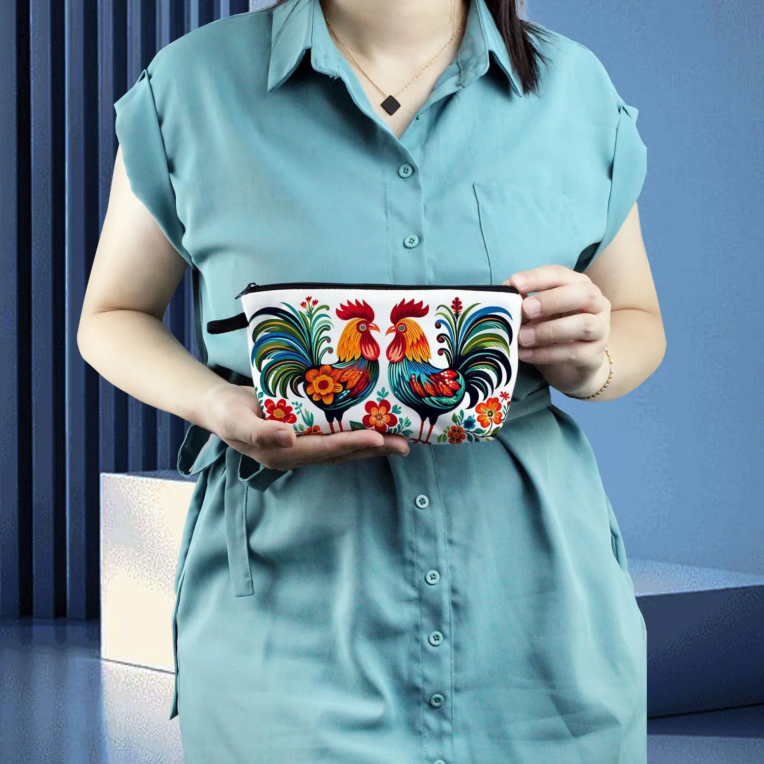 Floral Roosters Makeup Bag Colorful Chicken Small Organizer Bag Zipper Pouch Ethnic Style Roosters Print Cosmetic Bag Present for Women Friends