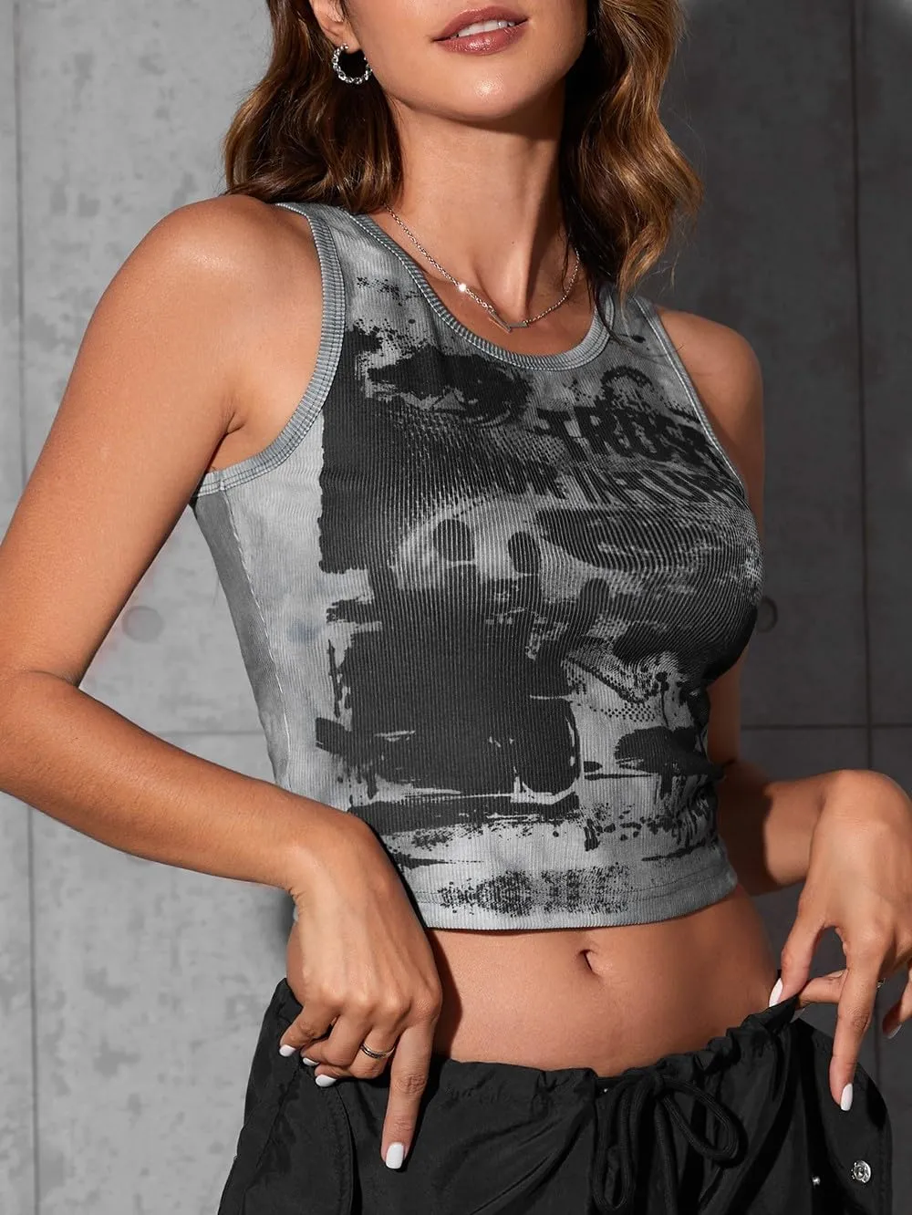SOLY HUX Women's Y2K Gothic Graphic Tank Tops Scoop Neck Sleeveless Crop Going Out Tops Summer Clothes