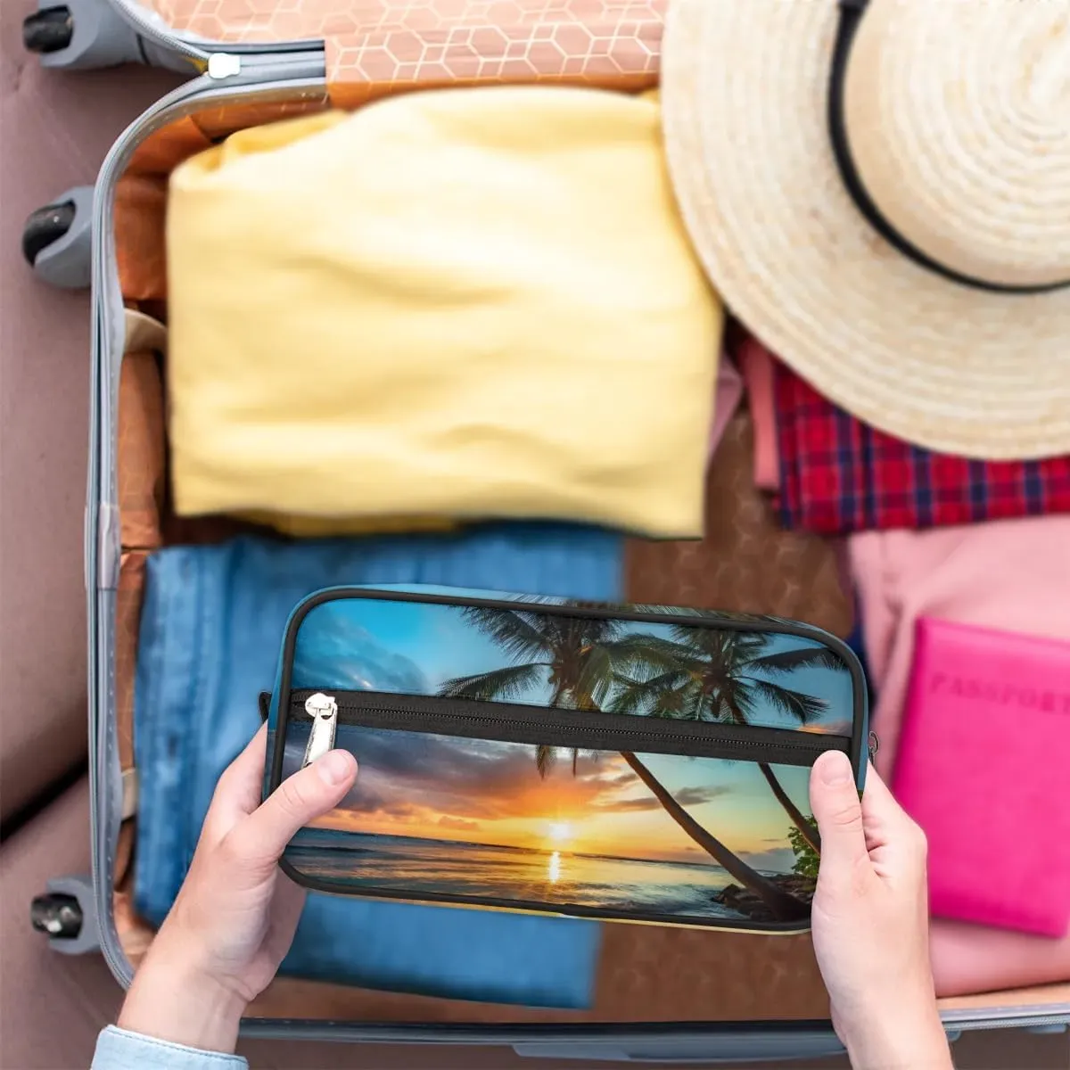 Travel Toiletry Bag for Women Men Palm Tree Seaside Scenery Hanging Cosmetic Bag Waterproof Makeup Bag for Shaving Makeup Toothbrush & Travel Essentials