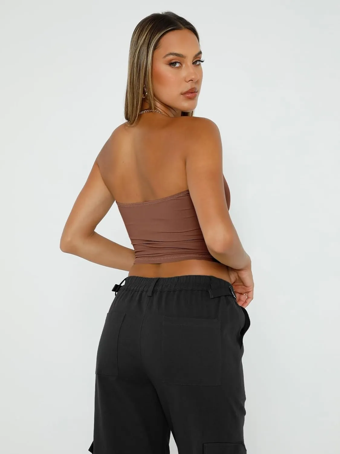Trendy Queen Womens Tube Tops Strapless Crop Tops Basic Backless Sleeveless Bandeau Going Out Cute 2025 Summer Outfits