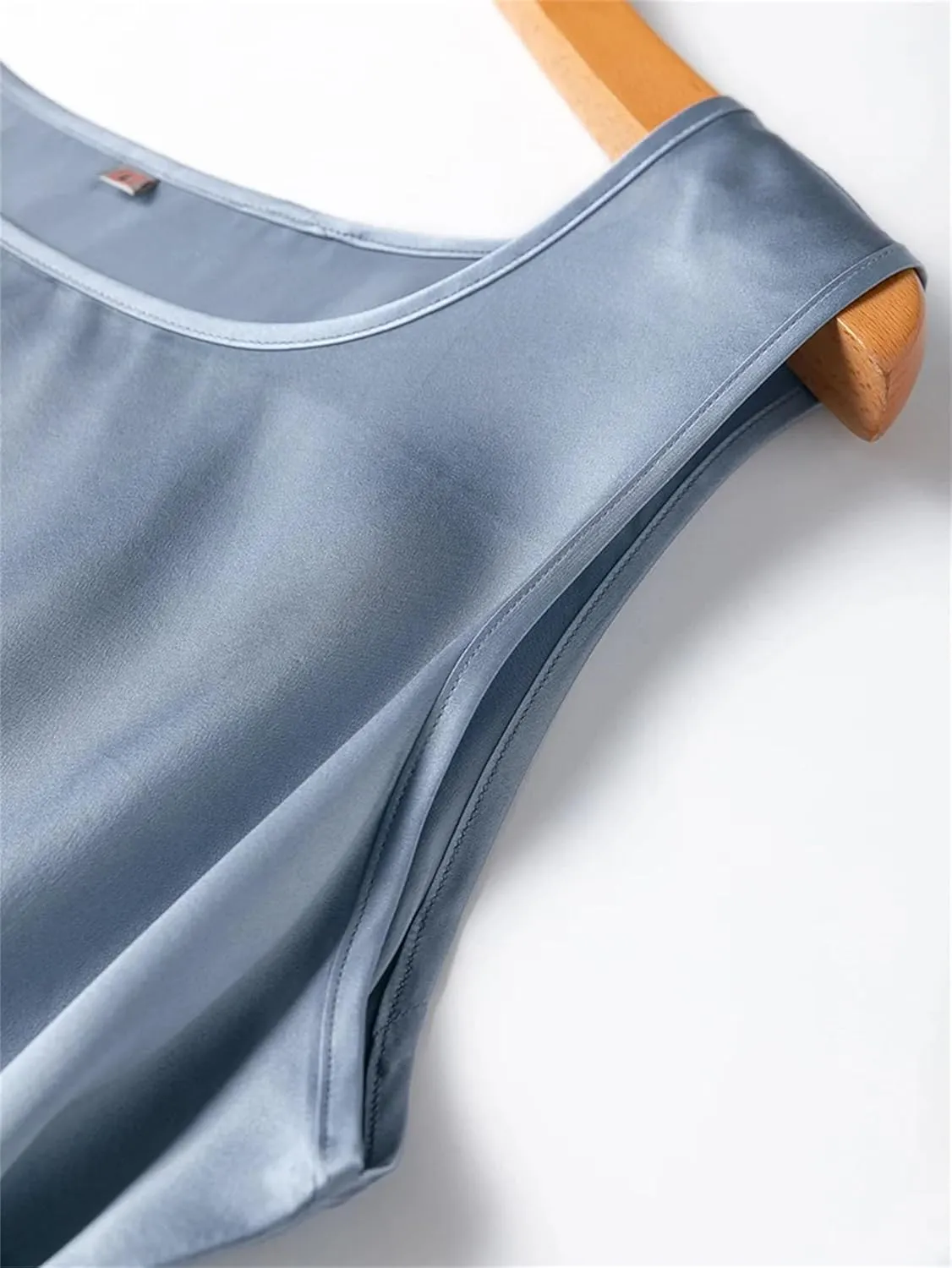Women's Summer Silk Satin Camisole Tank Tops for Women Trendy Basic Sleeveless Camisole Vests