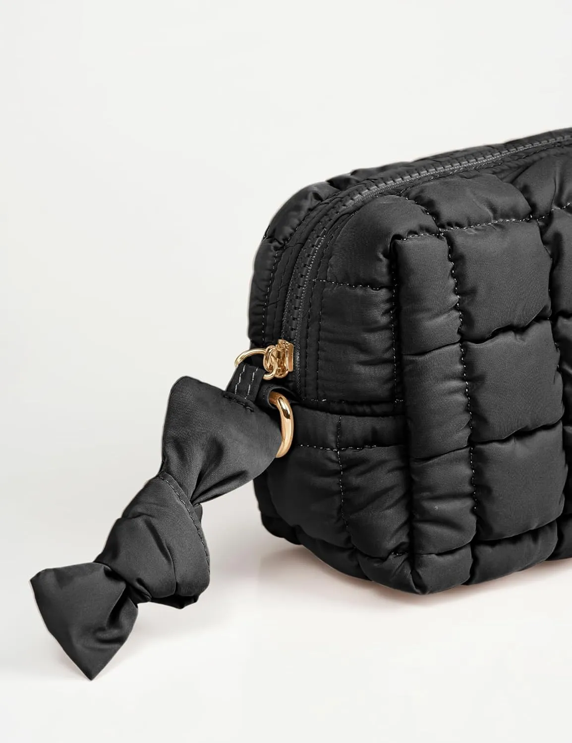 Yarnic Quilted Makeup Bag Cosmetic Bag, Travel Toiletry Bag for Women, Cute Makeup Bag Organizer Puffer Makeup Pouch (S, Black)