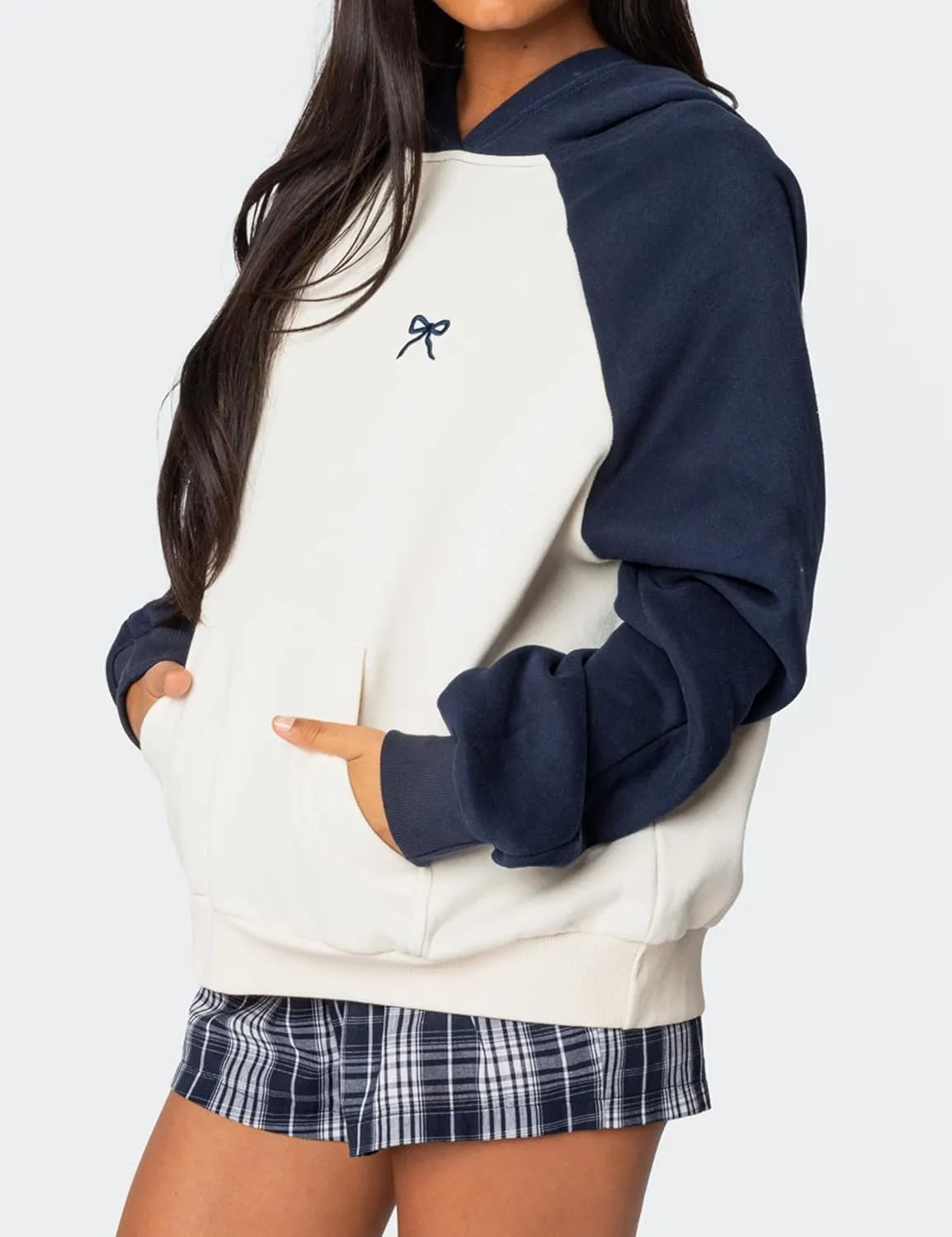 Ythomm Womens Bow Graphic Hoodie Color Block Oversized Pullover Sweatshirts Fall Winter Loose Fitted Long Sleeve Hooded Tops
